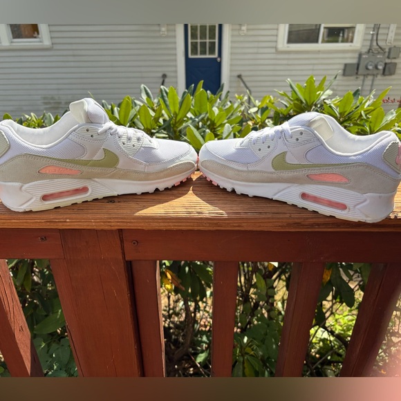 Nike Air Max 90 white/olive aura sea glass size 10. - Picture 5 of 6